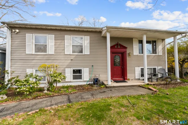 $479,900 | 166 Glenwood Road, Clinton, CT 06413