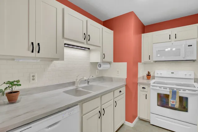 $299,990 | 2757 Jobee Drive, Unit 1101, Charleston, SC 29414