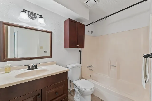 $270,000 | 7715 Candle Green Lane, Houston, TX 77071