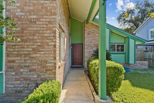 $270,000 | 7715 Candle Green Lane, Houston, TX 77071