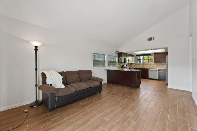 $270,000 | 7715 Candle Green Lane, Houston, TX 77071