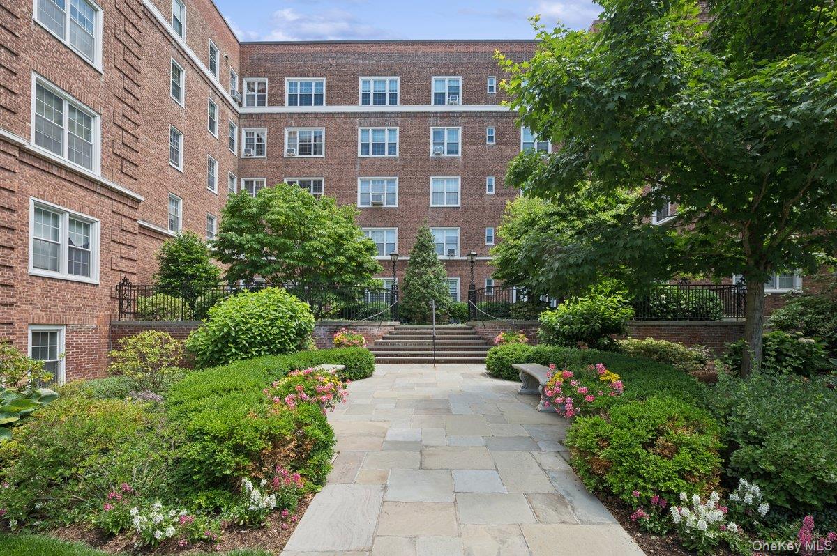 7 Midland Gardens, Unit 1M Bronxville, NY 10708 - Photo 2 of 23