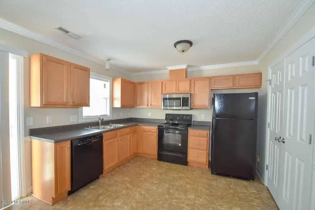 $1,200 | 4251 Dudleys Grant Drive, Unit C, Winterville, NC 28590