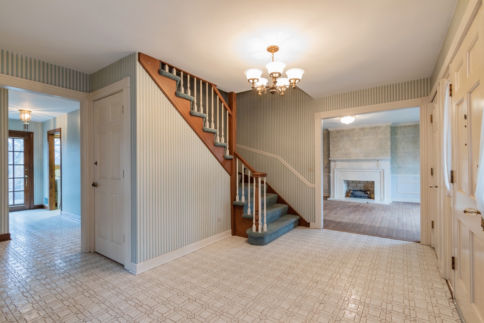 841 Cortbridge Court Inverness, IL 60067 - Photo 2 of 18 Gallery Image 2