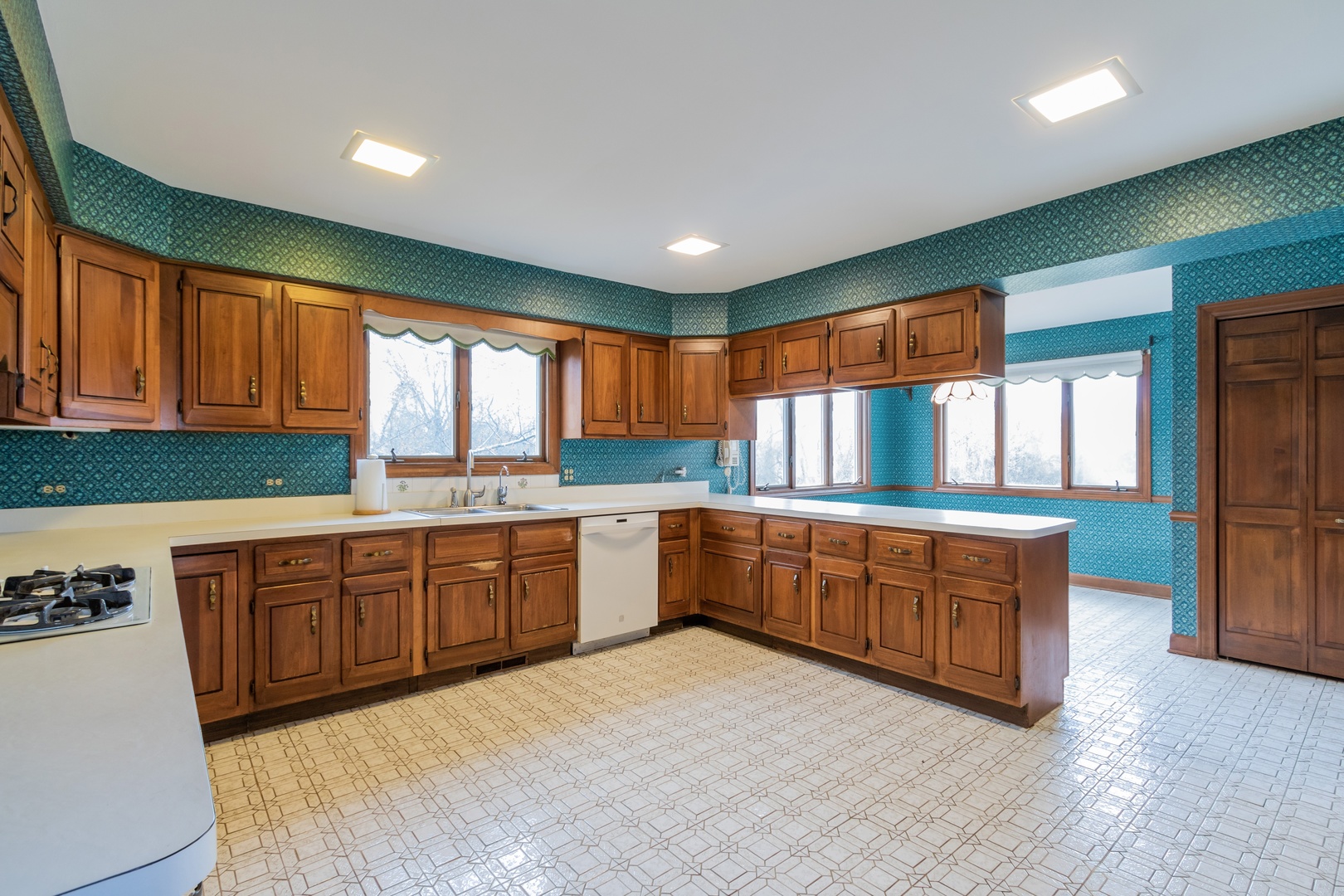 841 Cortbridge Court Inverness, IL 60067 - Photo 6 of 18 Gallery Image 6