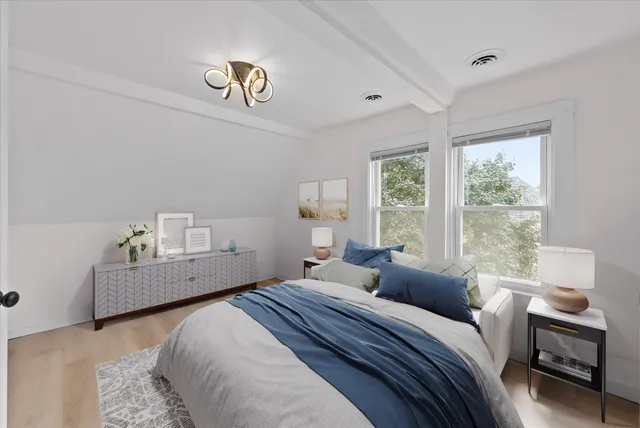 $1,300 | 2026 East Kenilworth Place, Unit 3, Milwaukee, WI 53202