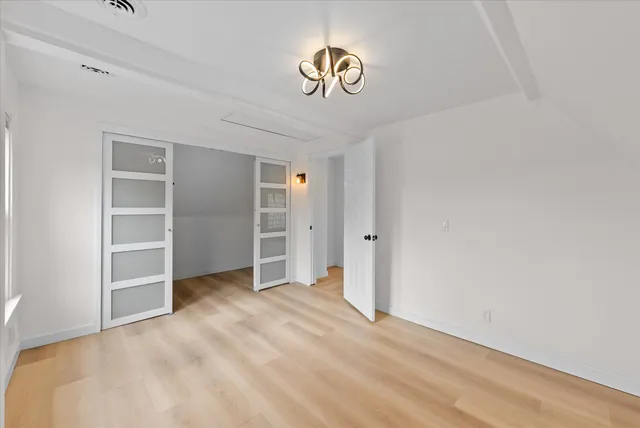 $1,300 | 2026 East Kenilworth Place, Unit 3, Milwaukee, WI 53202