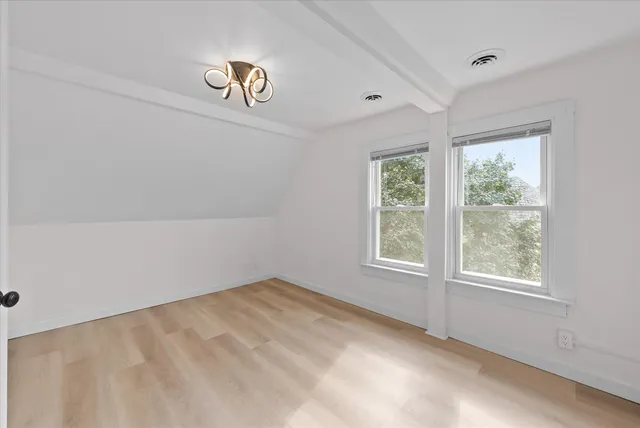 $1,300 | 2026 East Kenilworth Place, Unit 3, Milwaukee, WI 53202