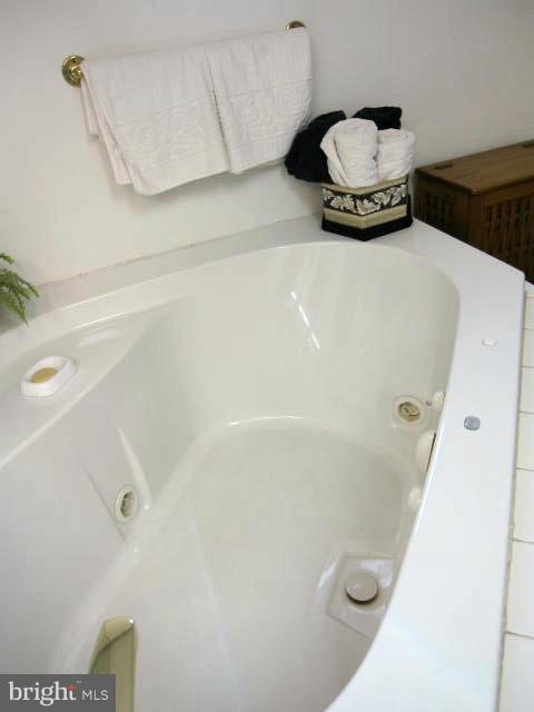4801 Wood Road Temple Hills, MD 20748 - Photo 18 of 30 Whirlpool tub