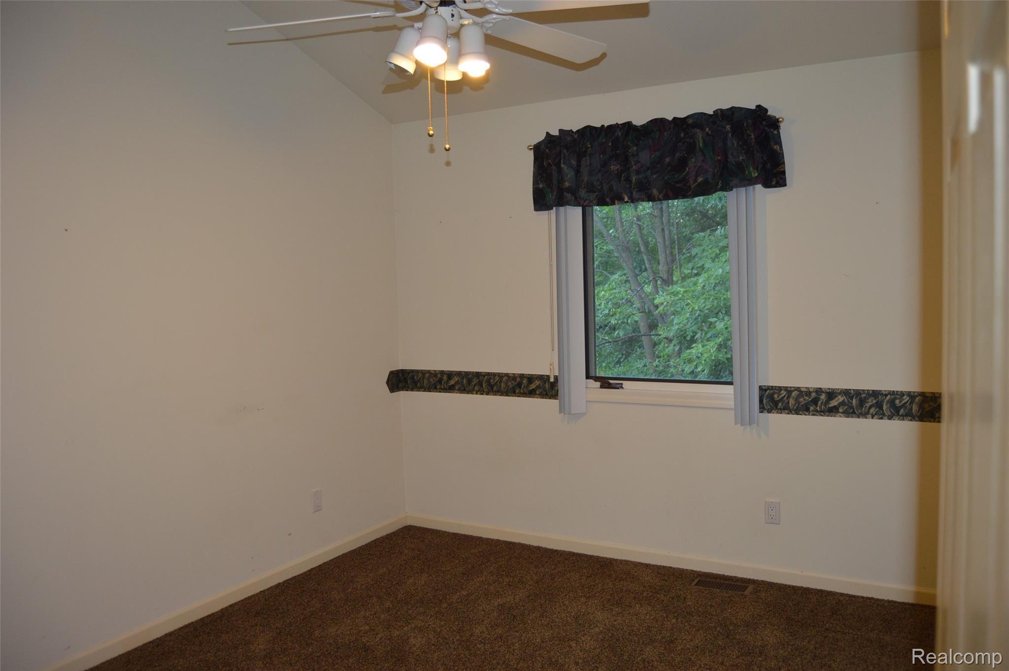 185 Nawakwa Road Rochester, MI 48307 - Photo 14 of 23 DSC_0615.JPG