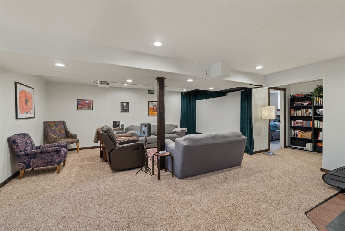 158 Oak Ridge Circle Oak Creek, CO 80467 - Photo 33 of 47 a living room with furniture