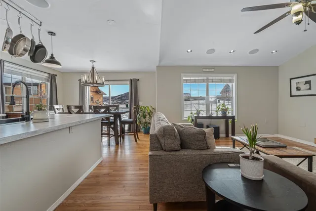 $825,000 | 158 Oak Ridge Circle, Oak Creek, CO 80467