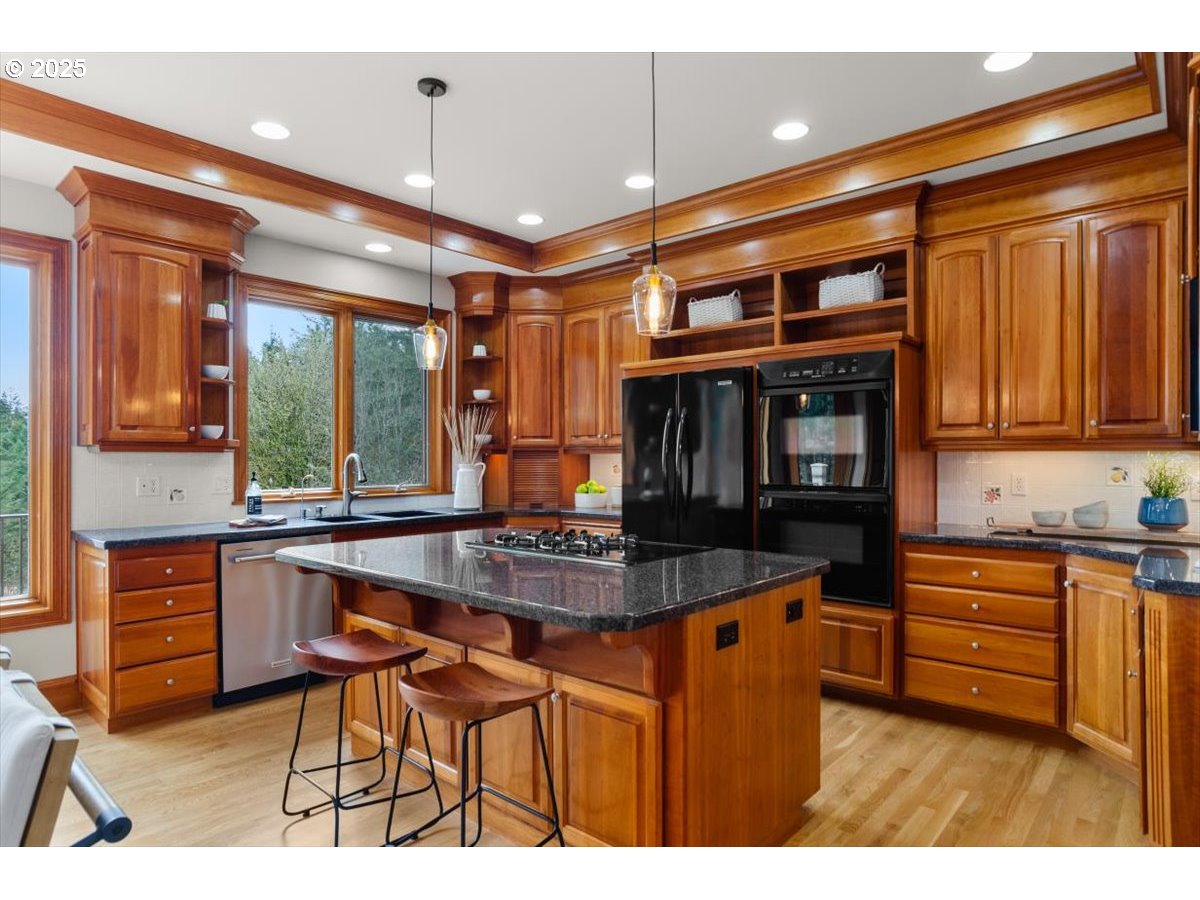 9440 Northwest Lightning Ridge Drive Portland, OR 97229 - Photo 16 of 48 Kitchen