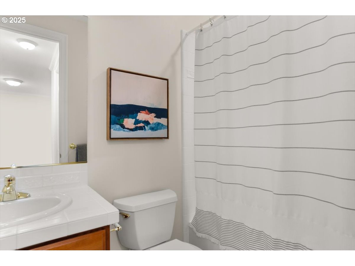 9440 Northwest Lightning Ridge Drive Portland, OR 97229 - Photo 32 of 48 Bathroom