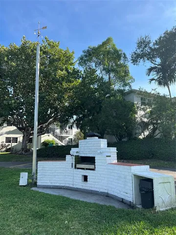 $224,900 | 1015 Southeast 15th Street, Unit 6D, Fort Lauderdale, FL 33316