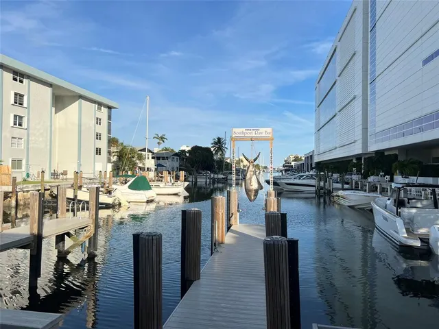 $224,900 | 1015 Southeast 15th Street, Unit 6D, Fort Lauderdale, FL 33316