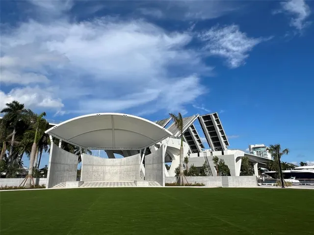 $224,900 | 1015 Southeast 15th Street, Unit 6D, Fort Lauderdale, FL 33316