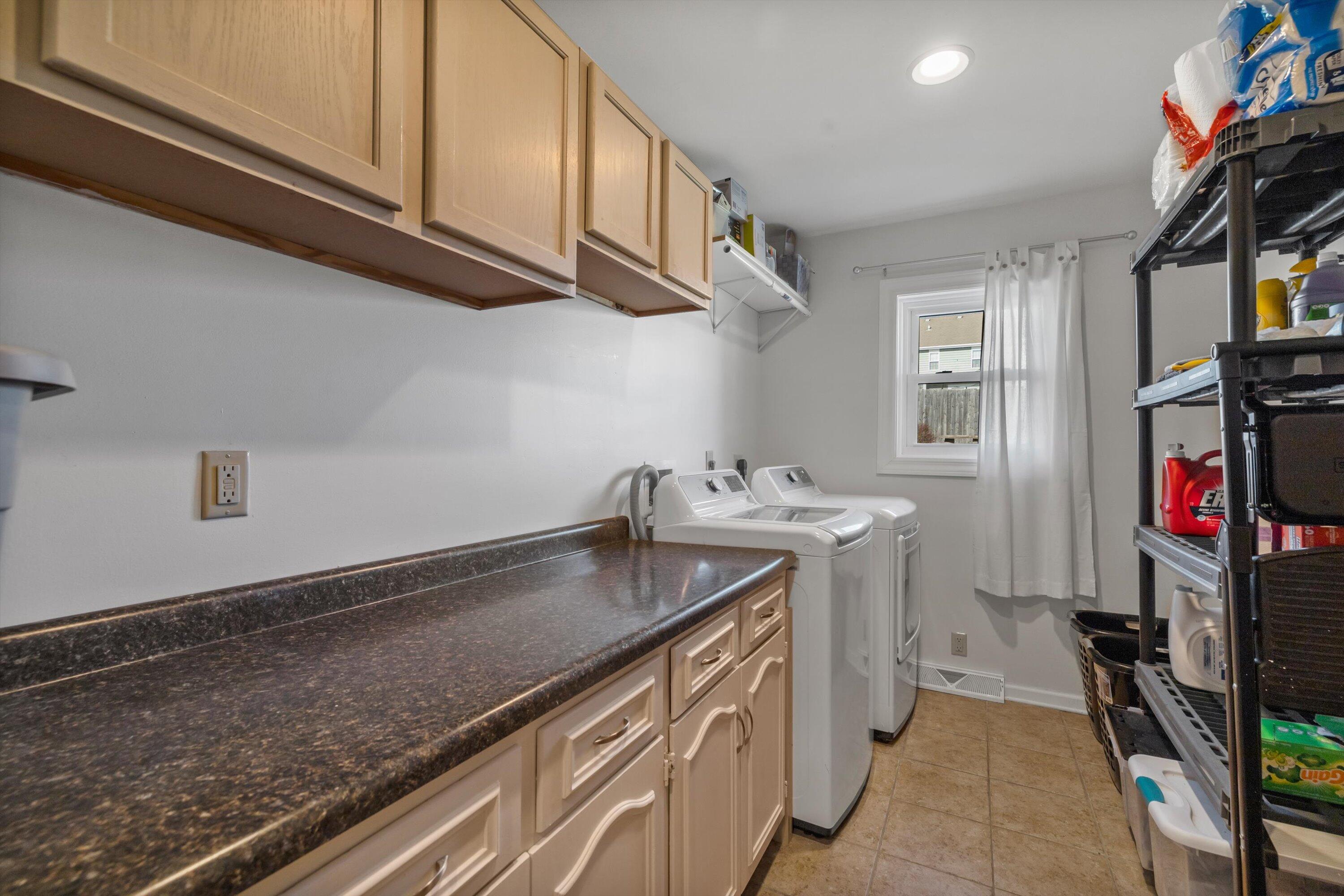 3318 14th Place Kenosha, WI 53144 - Photo 25 of 51 32-IMG_6772