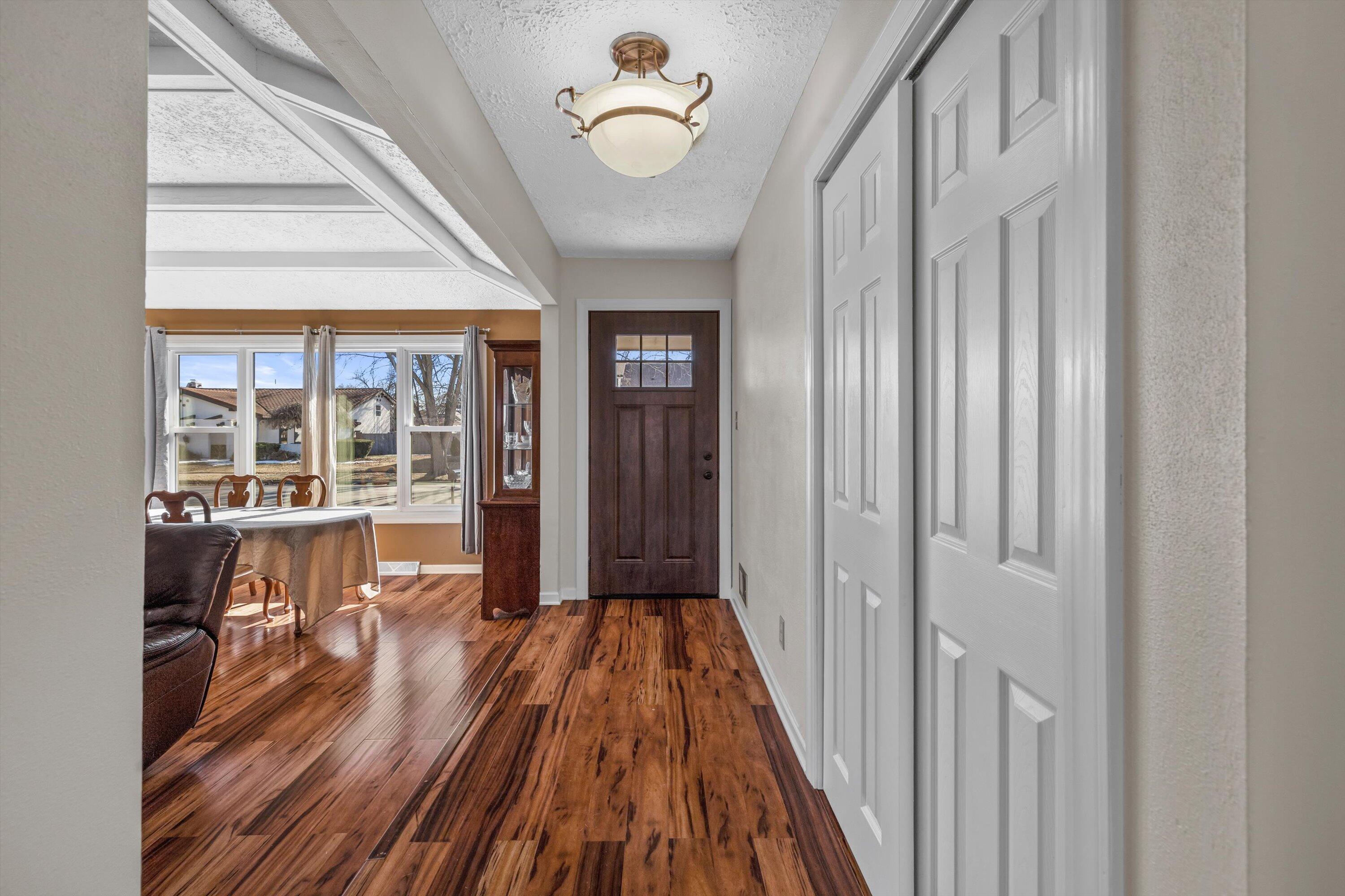 3318 14th Place Kenosha, WI 53144 - Photo 3 of 51 16-IMG_6694