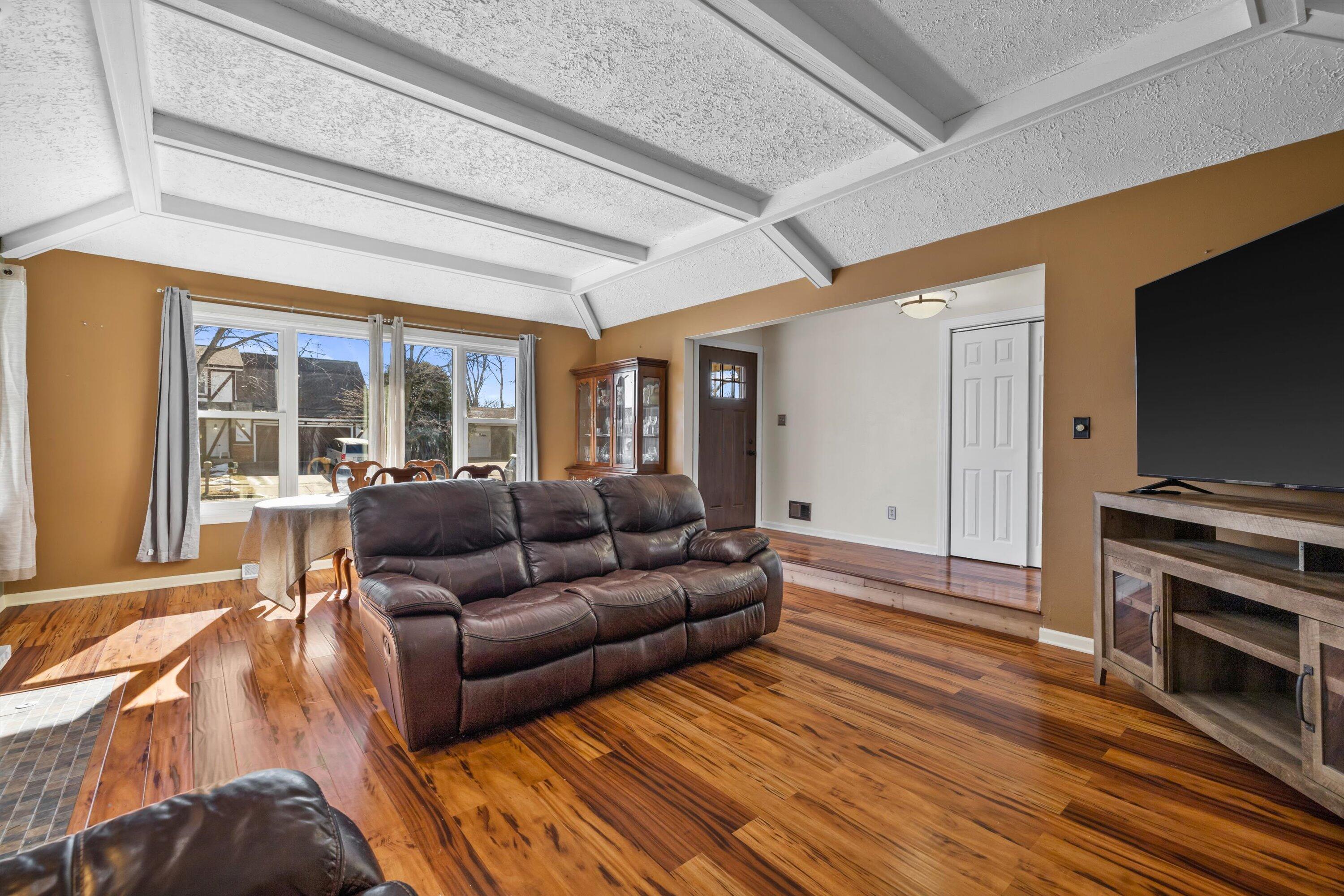 3318 14th Place Kenosha, WI 53144 - Photo 6 of 51 13-IMG_6679