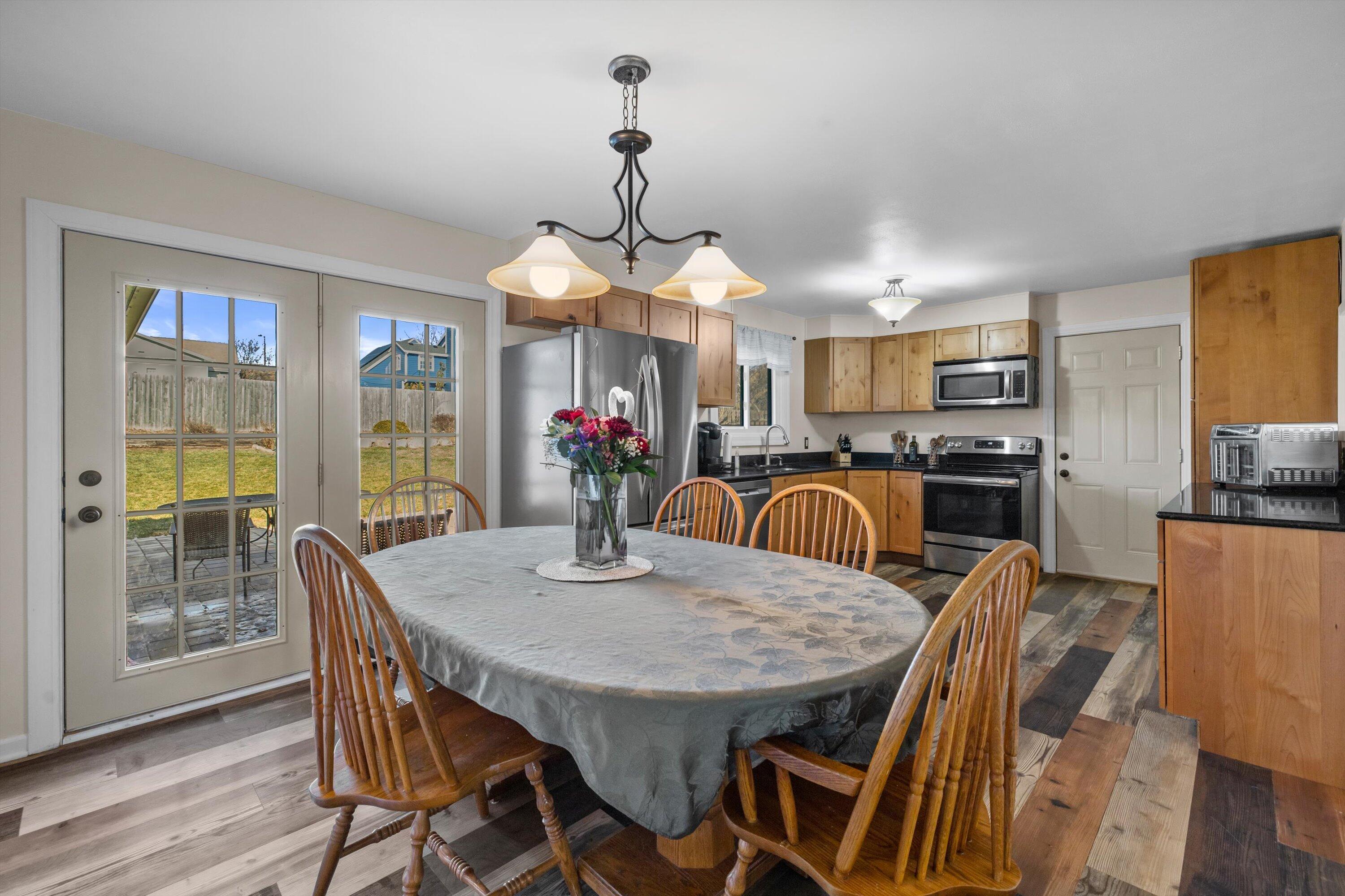3318 14th Place Kenosha, WI 53144 - Photo 7 of 51 25-IMG_6733
