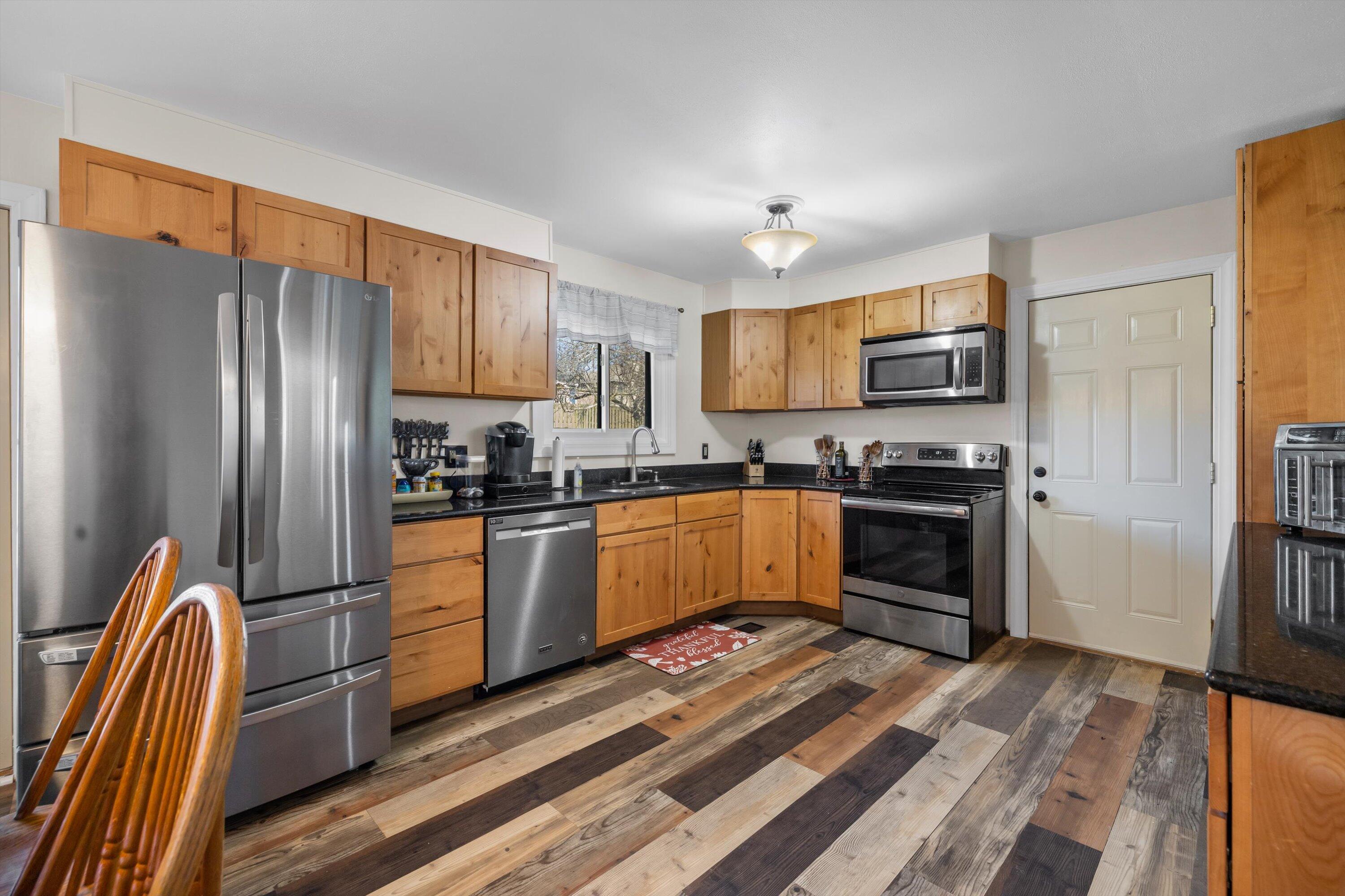 3318 14th Place Kenosha, WI 53144 - Photo 8 of 51 27-IMG_6742