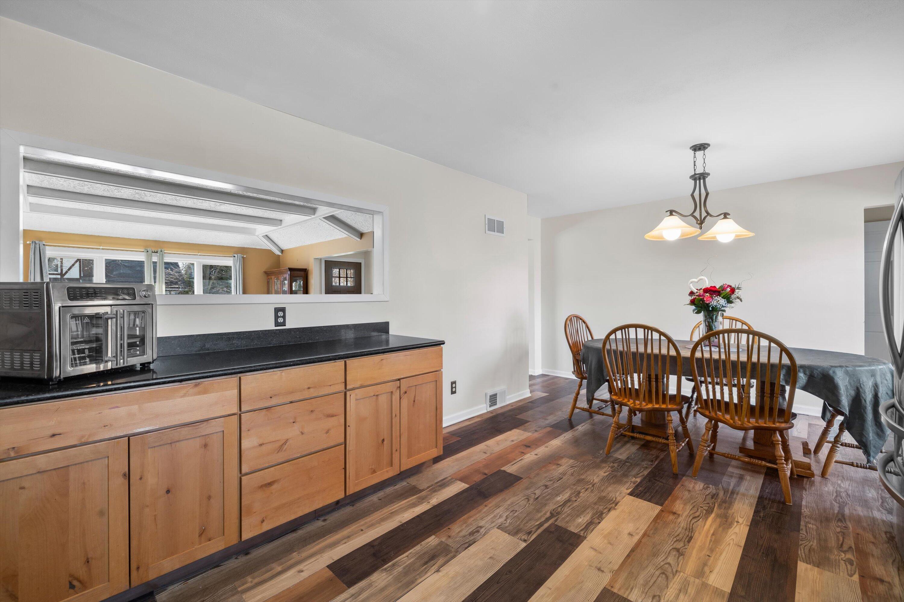 3318 14th Place Kenosha, WI 53144 - Photo 10 of 51 29-IMG_6757