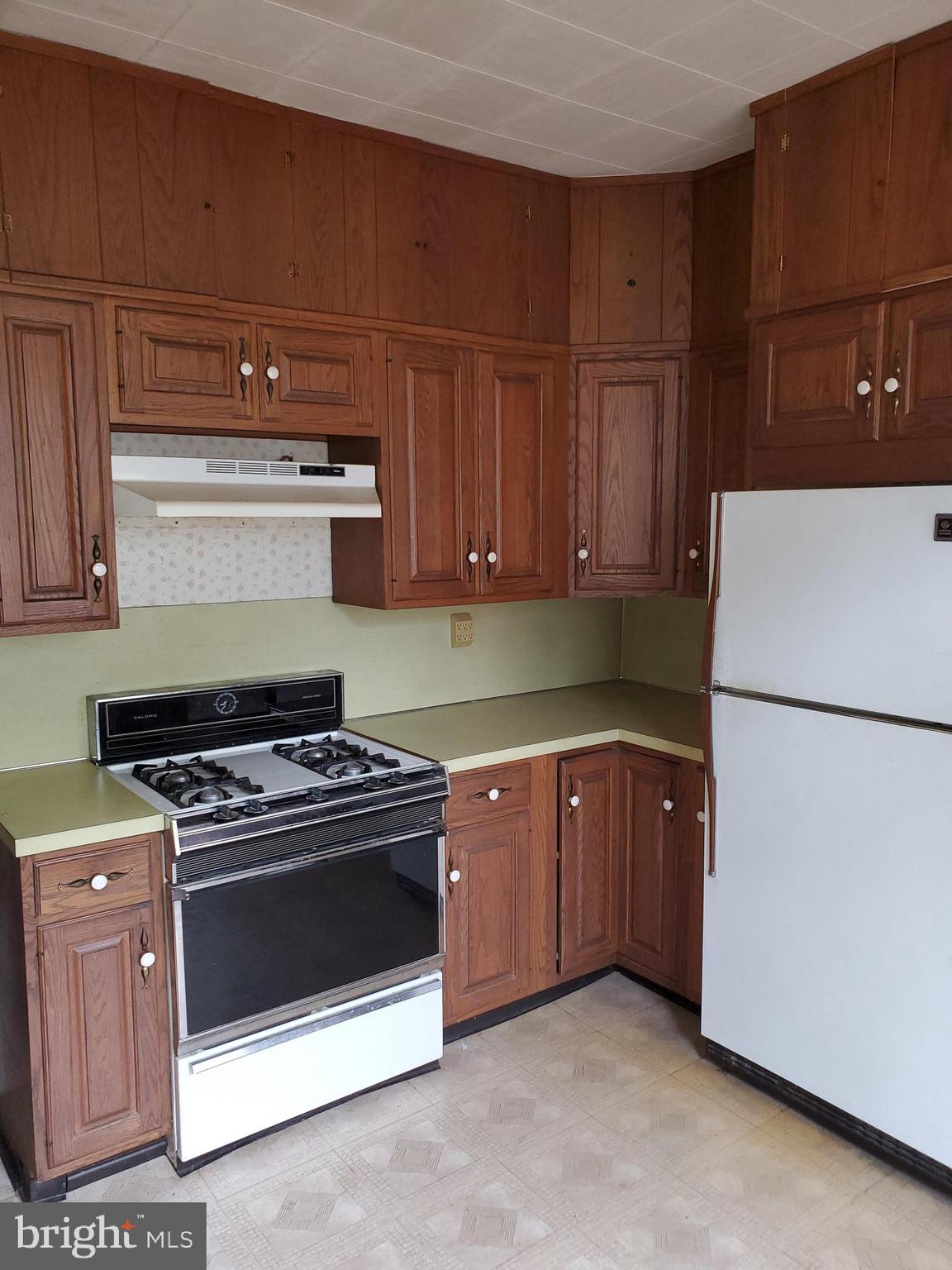 6 Pershing Boulevard Reading, PA 19607 - Photo 16 of 27