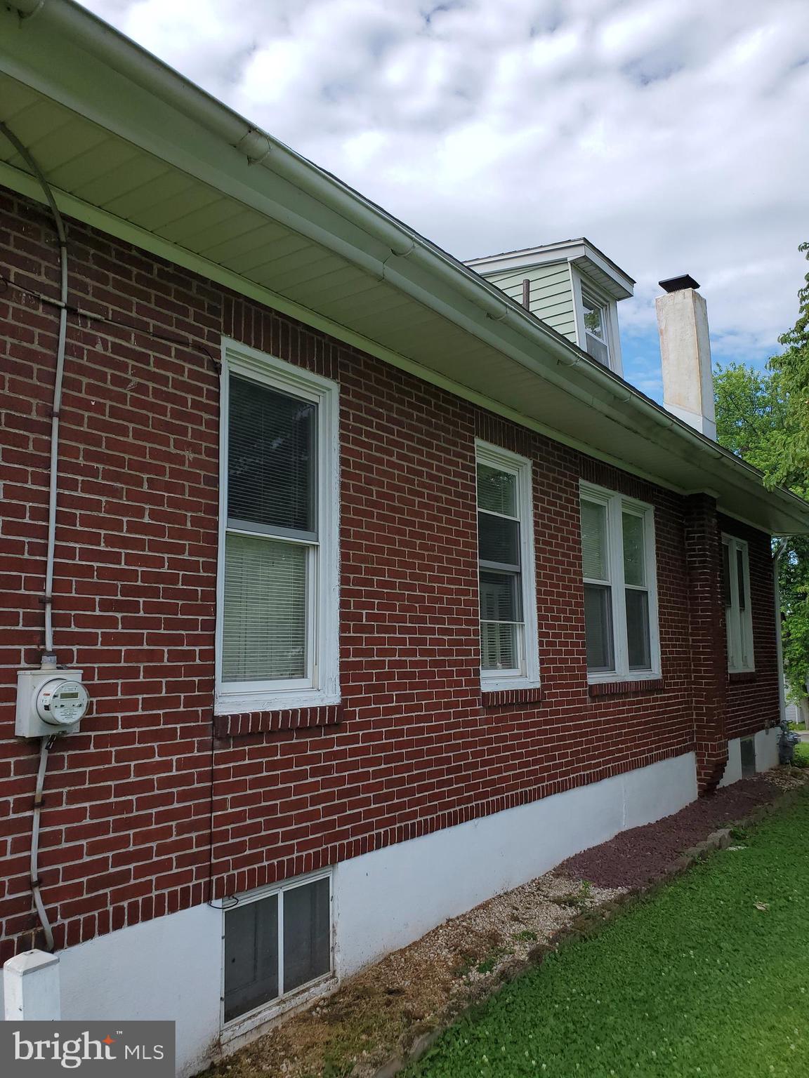 6 Pershing Boulevard Reading, PA 19607 - Photo 3 of 27