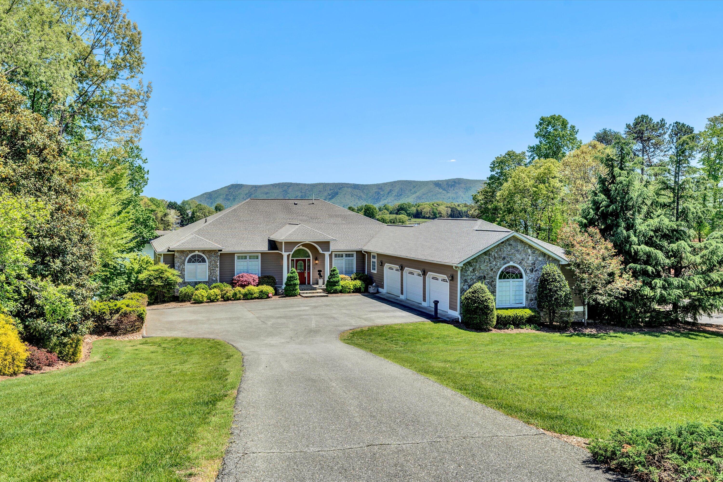 15 Tranquility Road Moneta, VA 24121 - Photo 9 of 110 009-042220240111