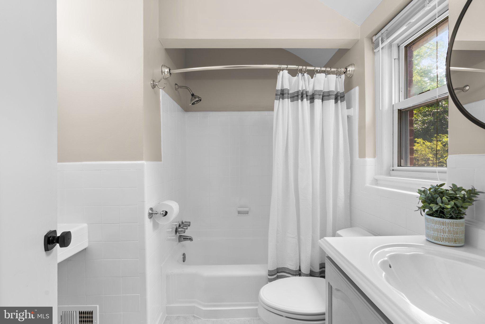 11702 Broadview Road Silver Spring, MD 20902 - Photo 15 of 21