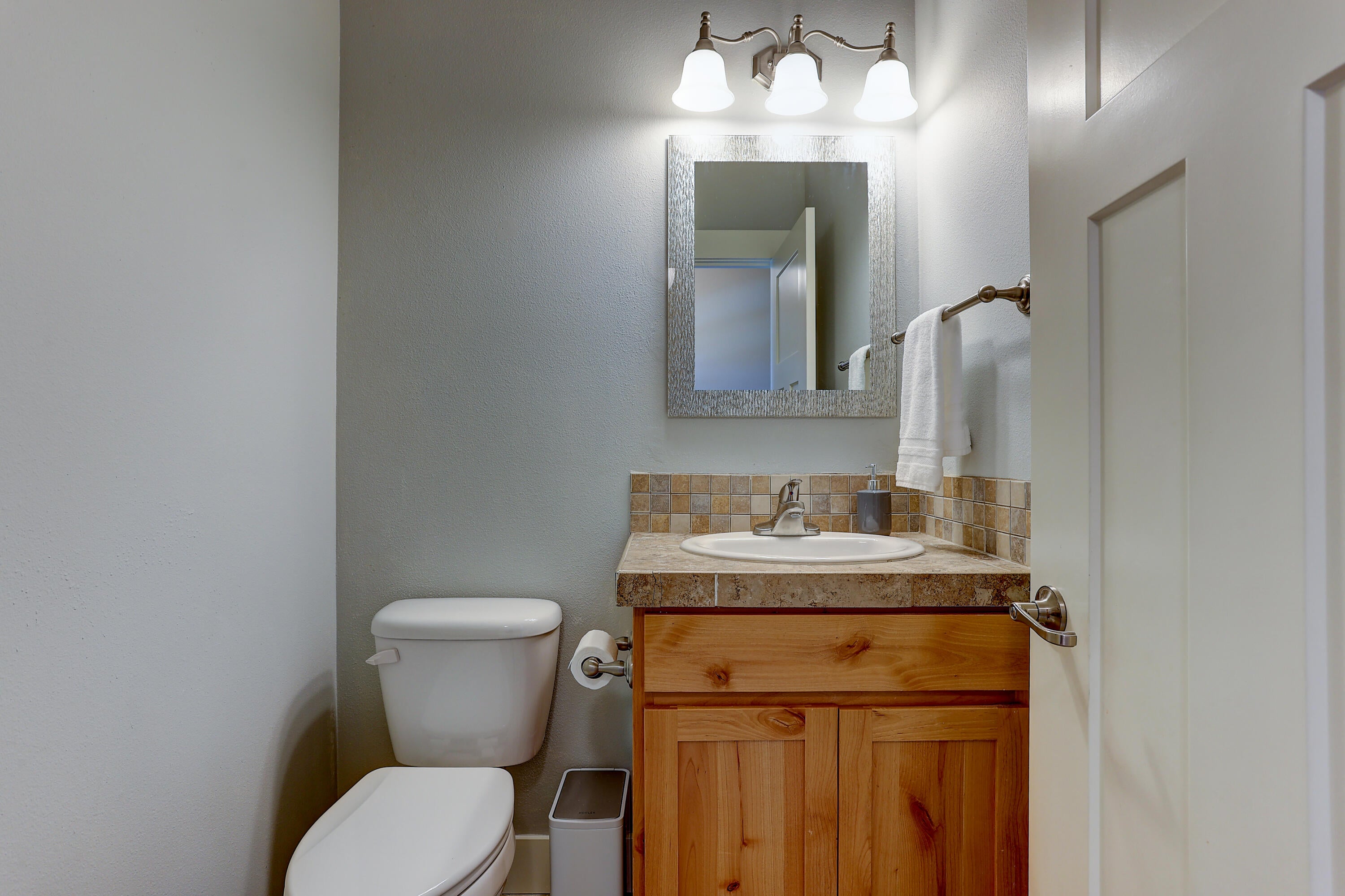 62509 Eagle Road Bend, OR 97701 - Photo 17 of 25 62509 Eagle Road-3