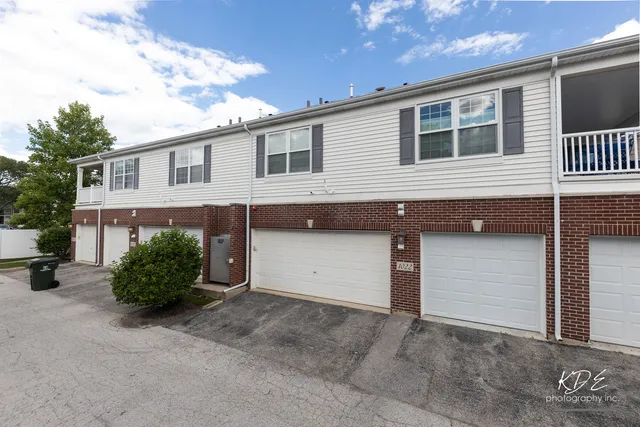 $309,900 | 1022 Neudearborn Lane, Unit 191022, Naperville, IL 60563