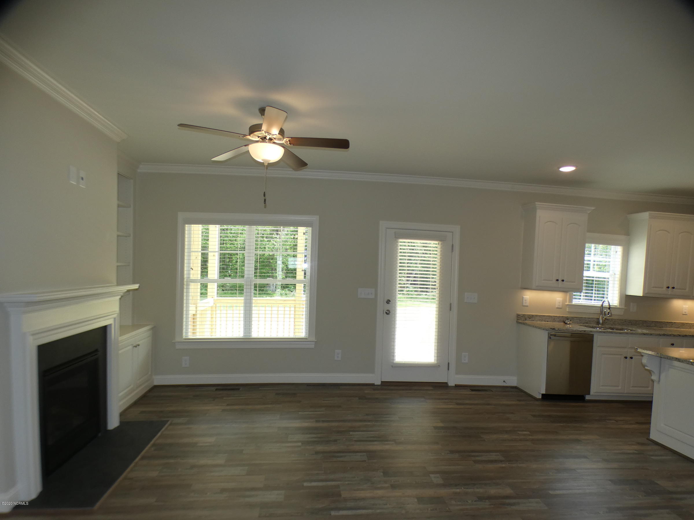3883 Loop Road Nashville, NC 27856 - Photo 4 of 21 3883 Loop - Great Room