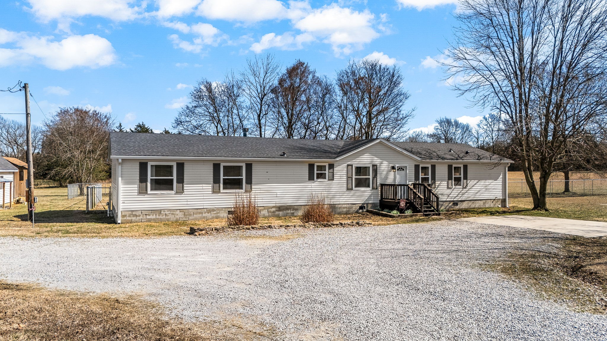 395 Whitaker Road Shelbyville, TN 37160 - Photo 3 of 65 Gallery Image 3