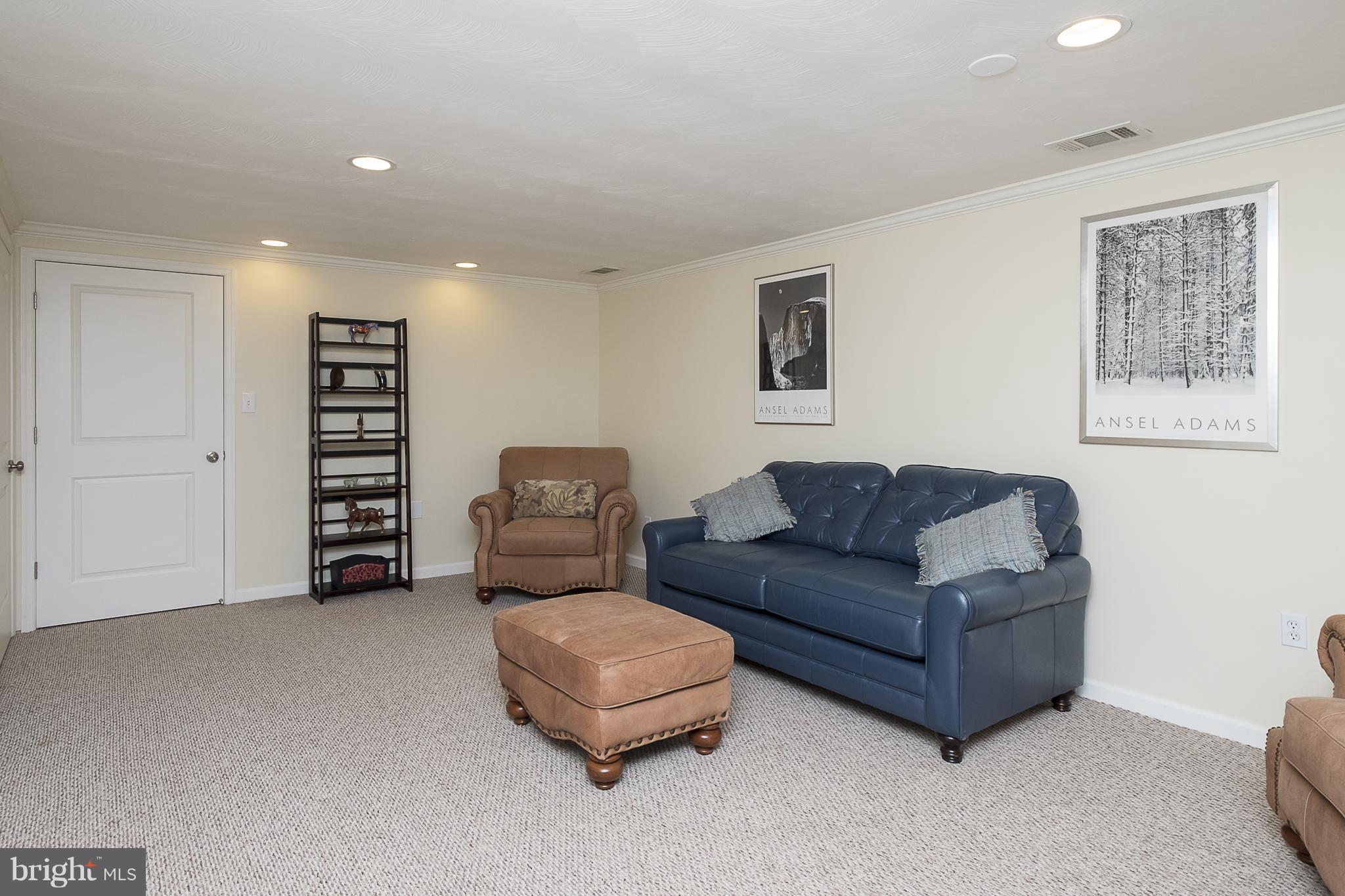 110 Woodwind Road Baltimore, MD 21228 - Photo 17 of 30 Family Room