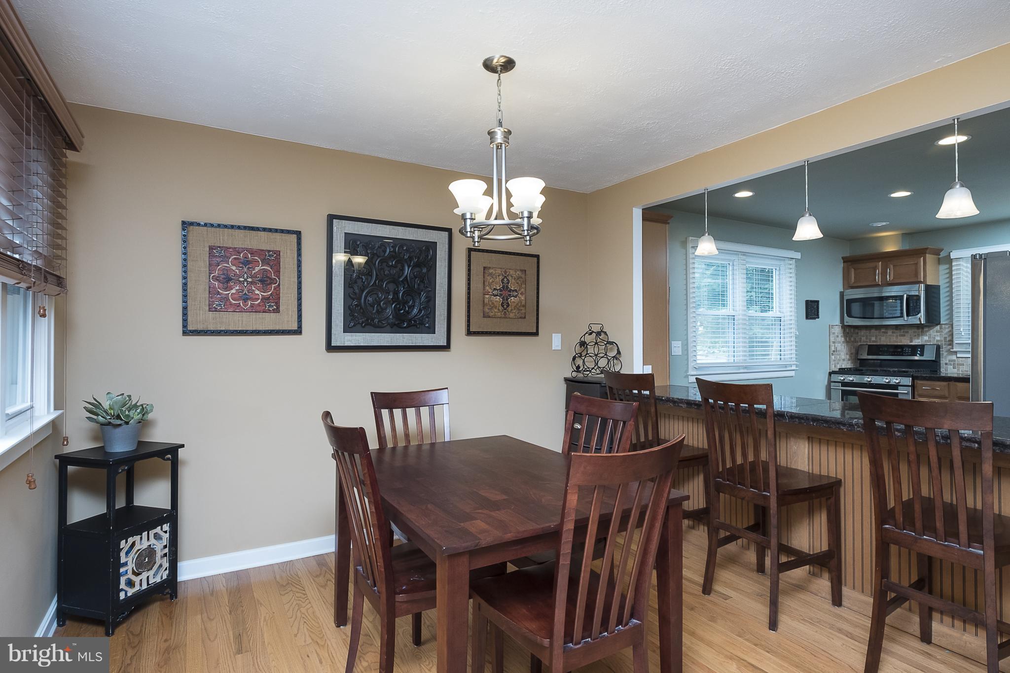 110 Woodwind Road Baltimore, MD 21228 - Photo 4 of 30 Dining Room