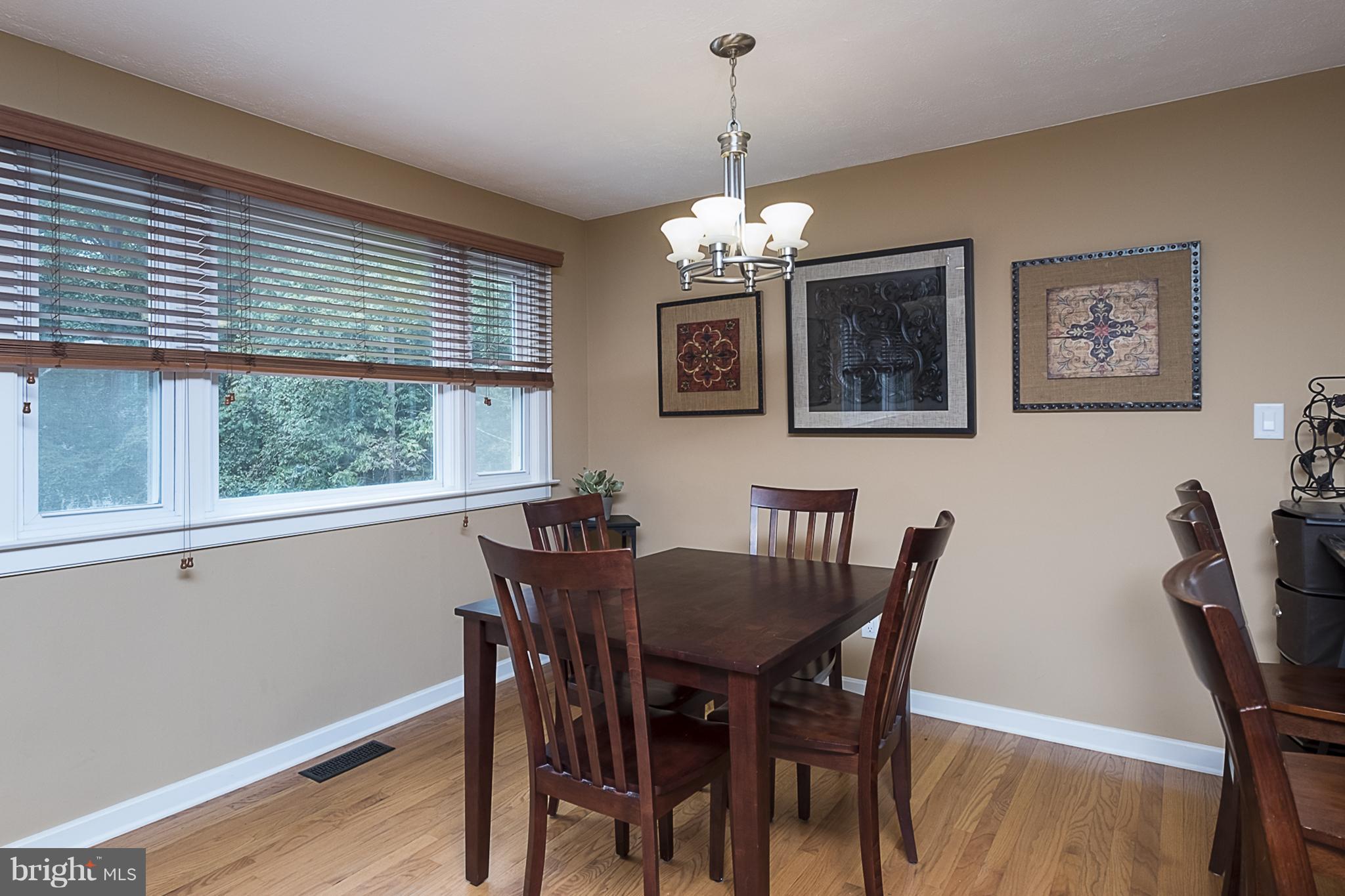 110 Woodwind Road Baltimore, MD 21228 - Photo 5 of 30 Dining Room