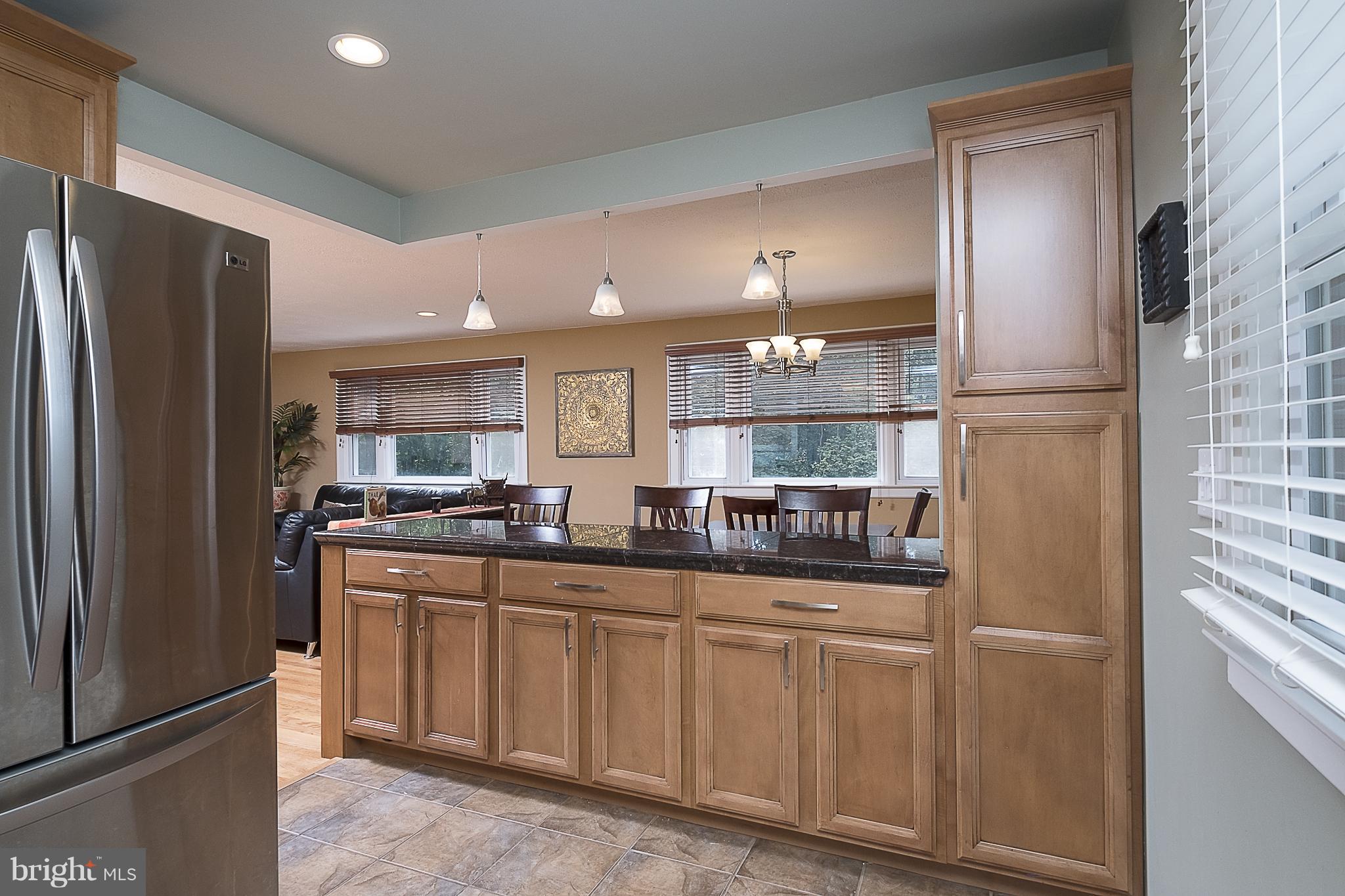 110 Woodwind Road Baltimore, MD 21228 - Photo 9 of 30 Kitchen