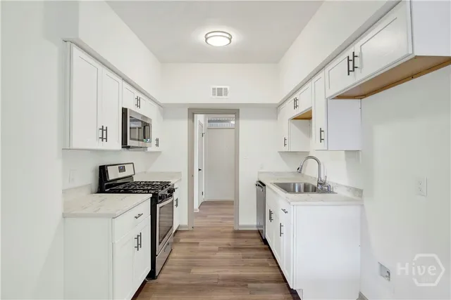 $2,600 | 1317 Halcyon Drive, Savannah, GA 31406