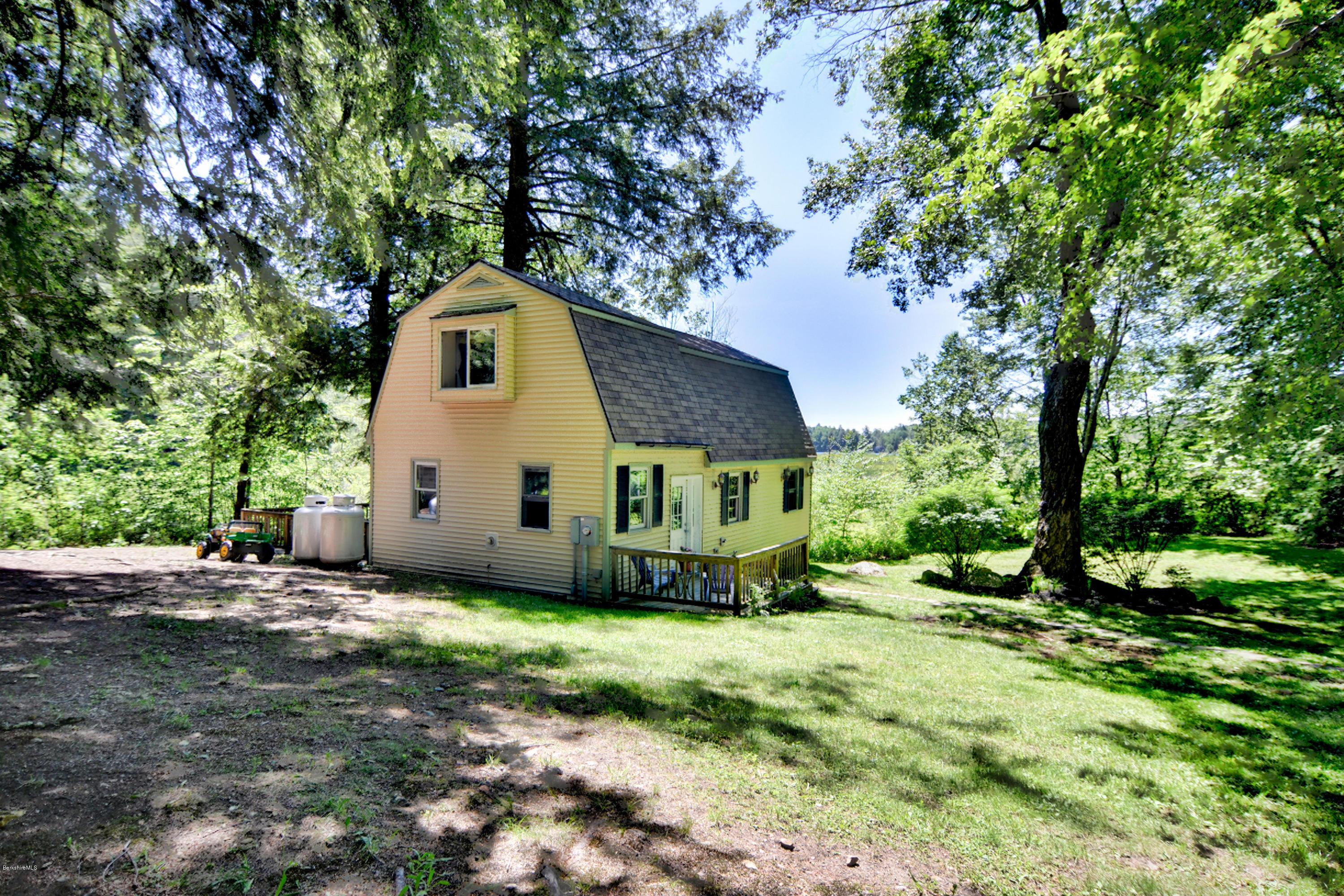 39 Becket West Road Becket, MA 01223 - Photo 2 of 25 DSC_0508-1