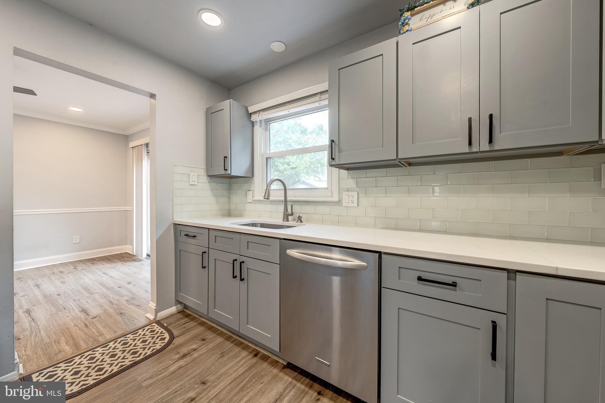 4159 Novar Drive Chantilly, VA 20151 - Photo 7 of 32