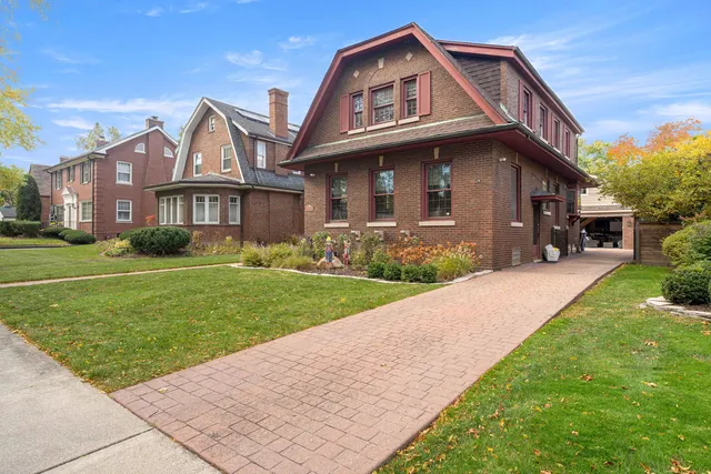 $710,000 | 10022 South Seeley Avenue, Chicago, IL 60643