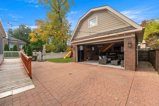 $710,000 | 10022 South Seeley Avenue, Chicago, IL 60643