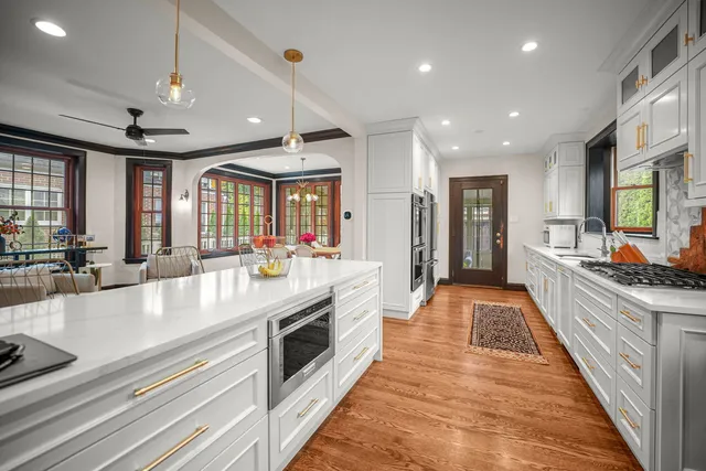 $710,000 | 10022 South Seeley Avenue, Chicago, IL 60643