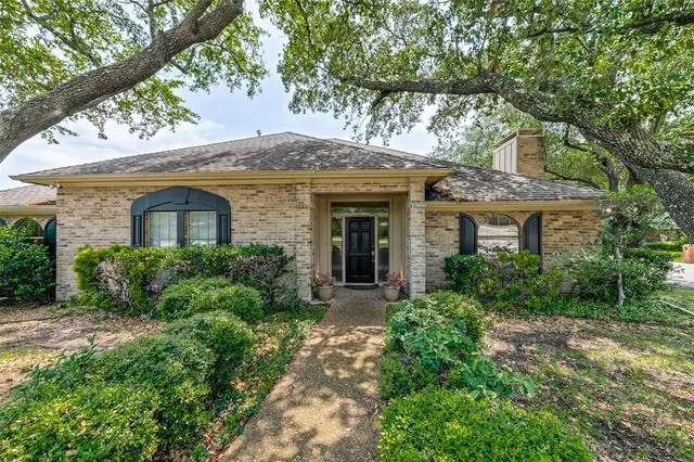 $3,500 | 6116 Southern Knoll Drive, Dallas, TX 75248