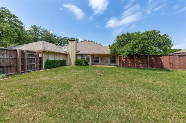 $3,500 | 6116 Southern Knoll Drive, Dallas, TX 75248