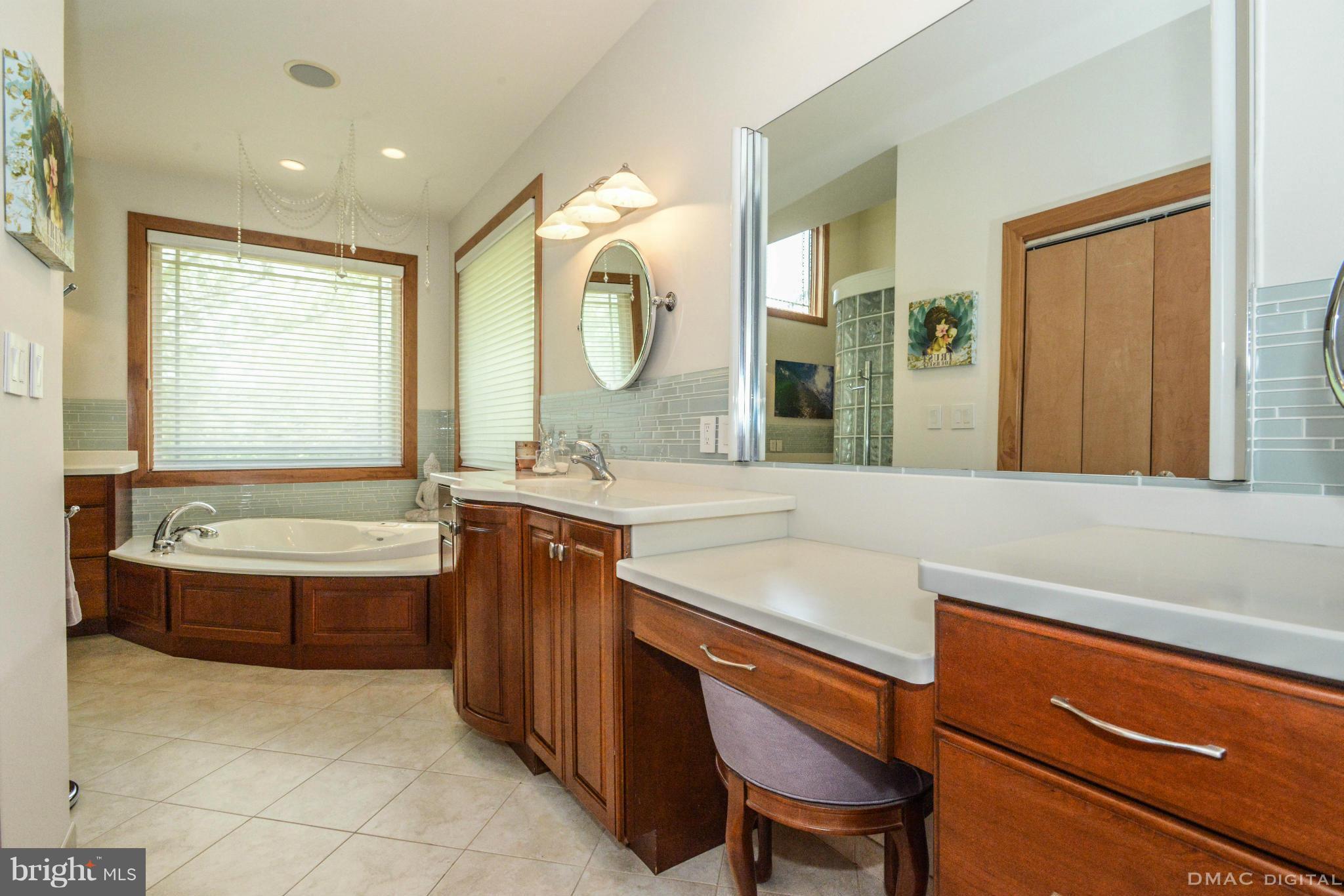 2000 Dixon Road Frederick, MD 21704 - Photo 14 of 30 Bath (Master)