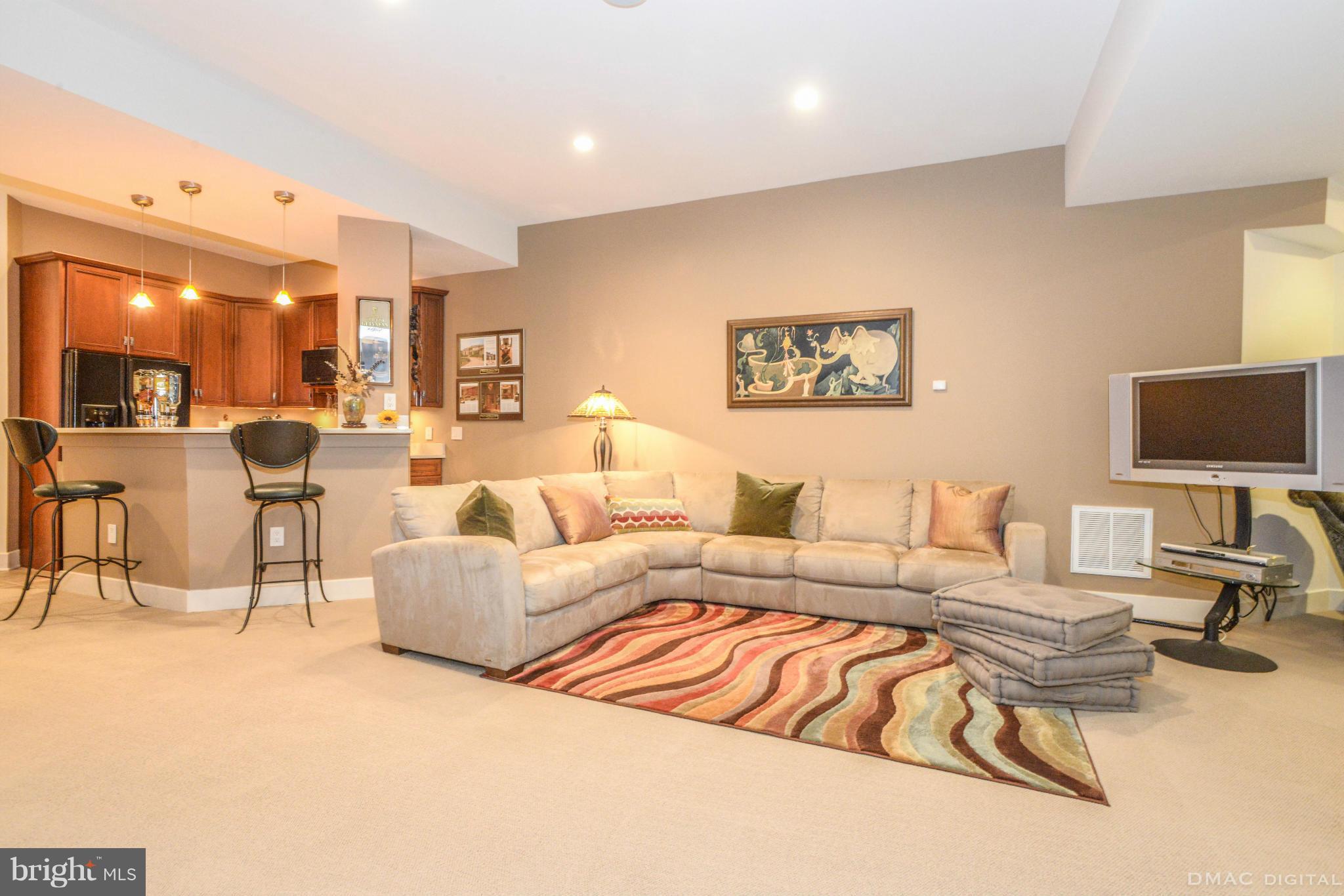 2000 Dixon Road Frederick, MD 21704 - Photo 21 of 30 Family Room