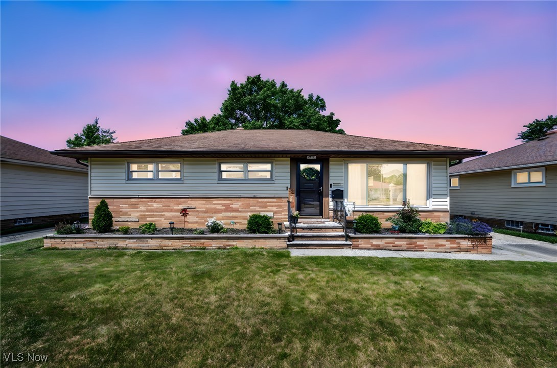 7356 Oakwood Road Parma, OH 44130 - Photo 2 of 45 Gallery Image 2